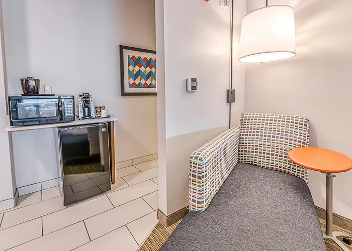 Express & - By Ihg Hotel Rantoul