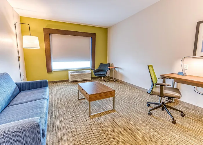 Express & - By Ihg 3* Rantoul
