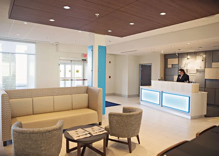 Express & - By Ihg 3* Rantoul