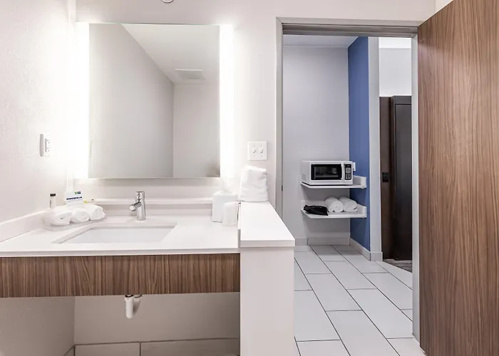 Express & - By Ihg Rantoul