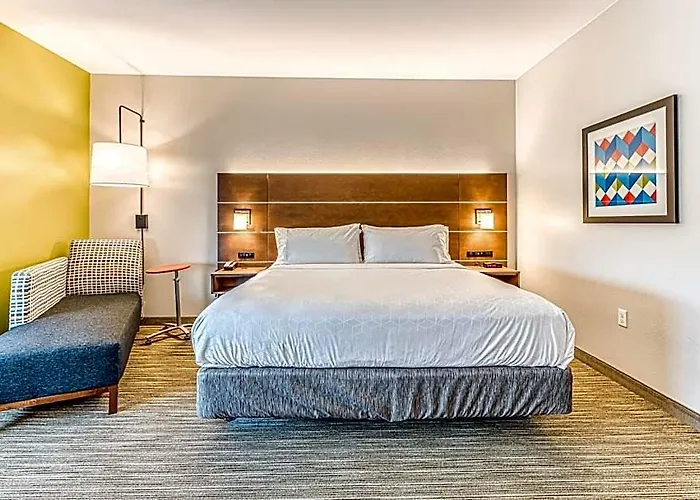 Express & - By Ihg Hotel